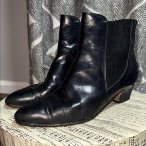 Salvatore Ferragamo Black Leather & Suede Chelsea Heeled Ankle Booties SZ 10